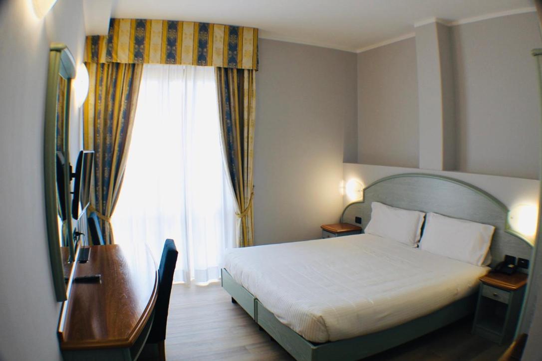 Hotel Europa Milano 로사테 외부 사진