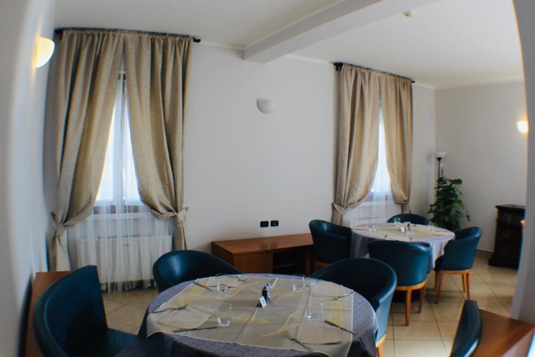 Hotel Europa Milano 로사테 외부 사진